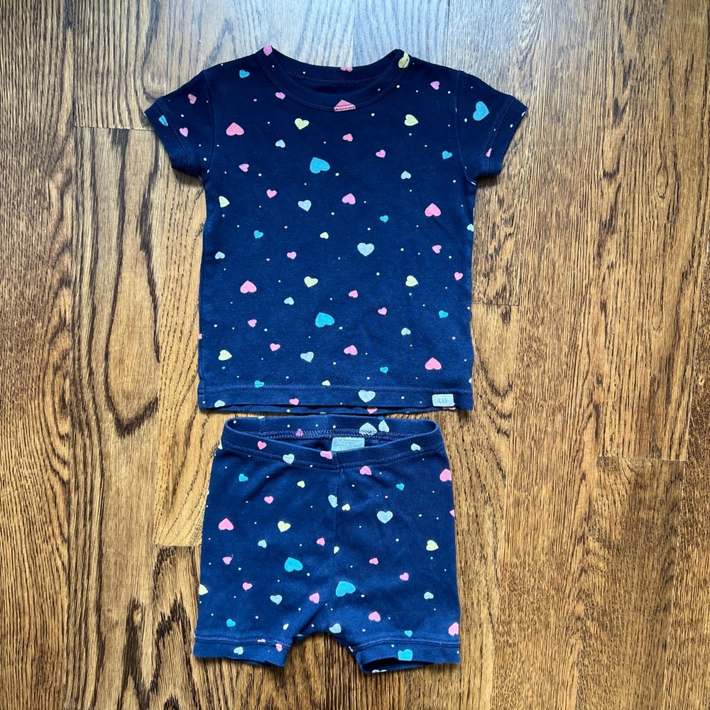 Baby Gap Navy Heart Print 12-18 mo pajamas